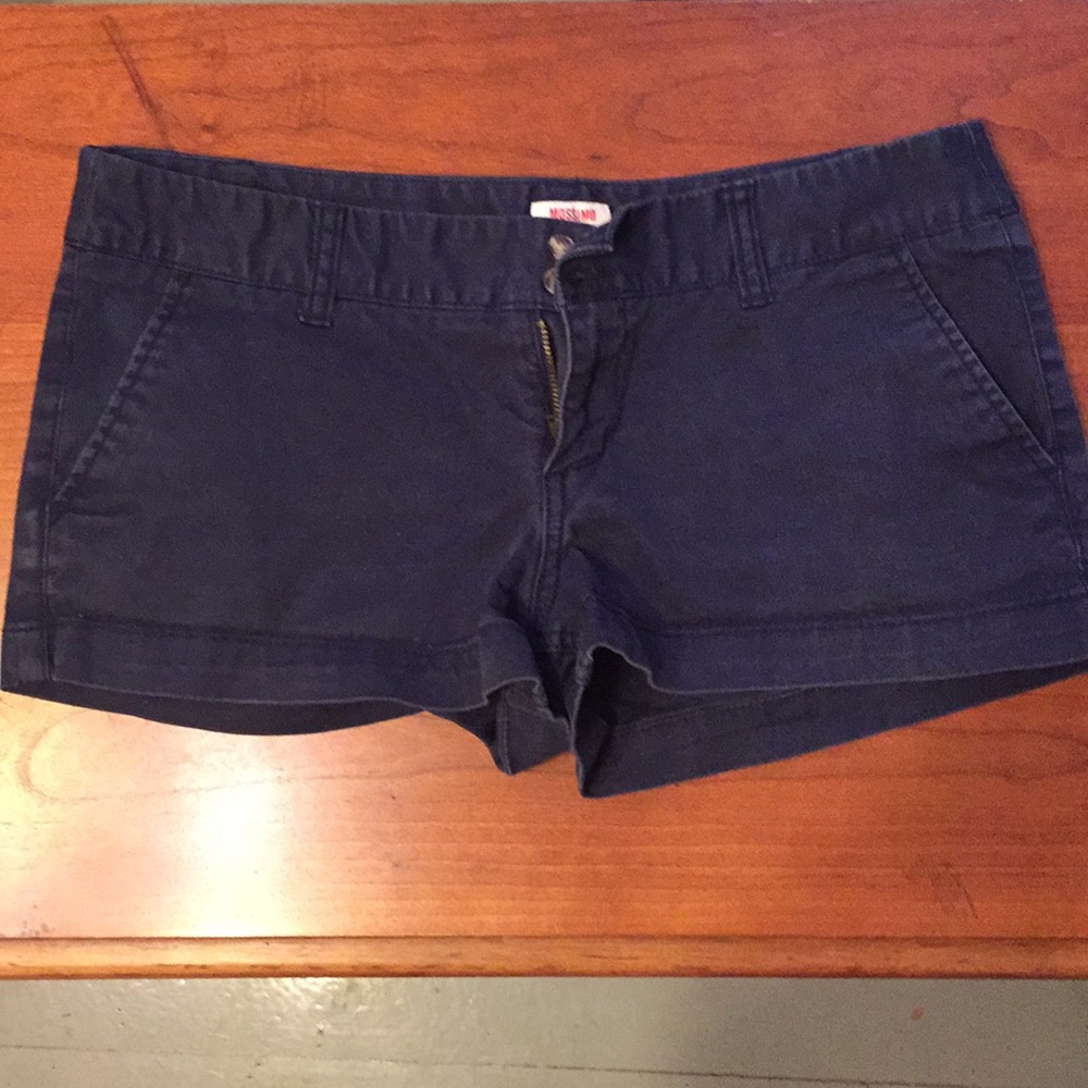 Mossimo navy shorts size 7 (fits like a 4)